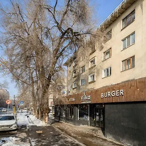 Mid-century Charm в центре Apartment